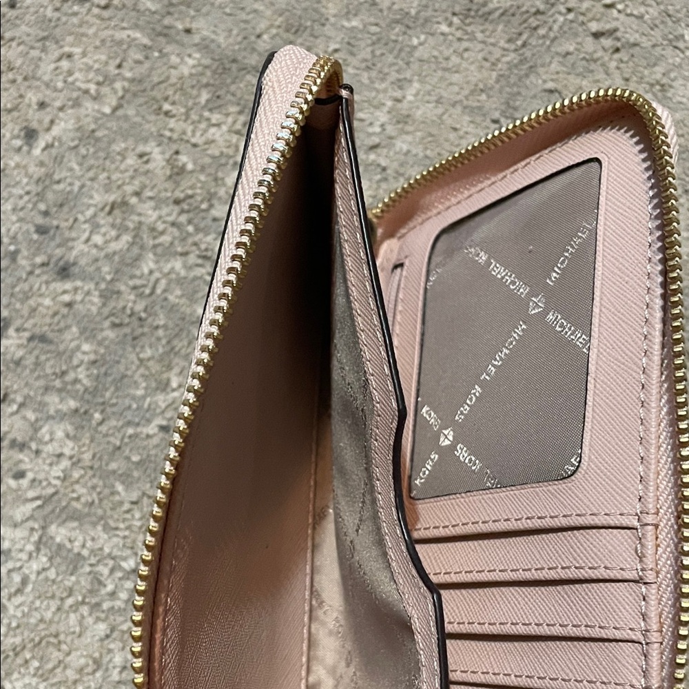 Michael Kors Blush Heart Wristlet - Picture 6 of 8